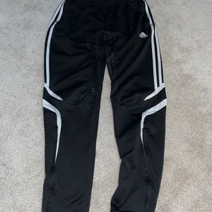 Adidas pants pockets/zippers
